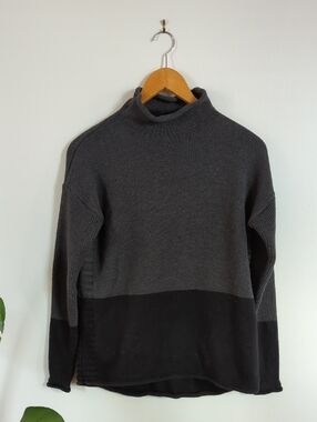 Tahari Black And Grey Cowl Neck Pull Over